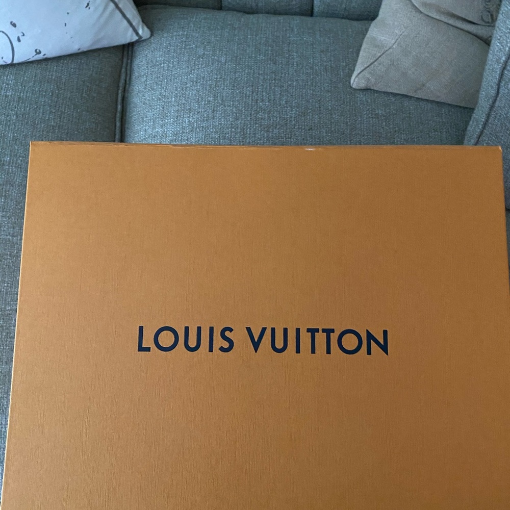 LV empty box